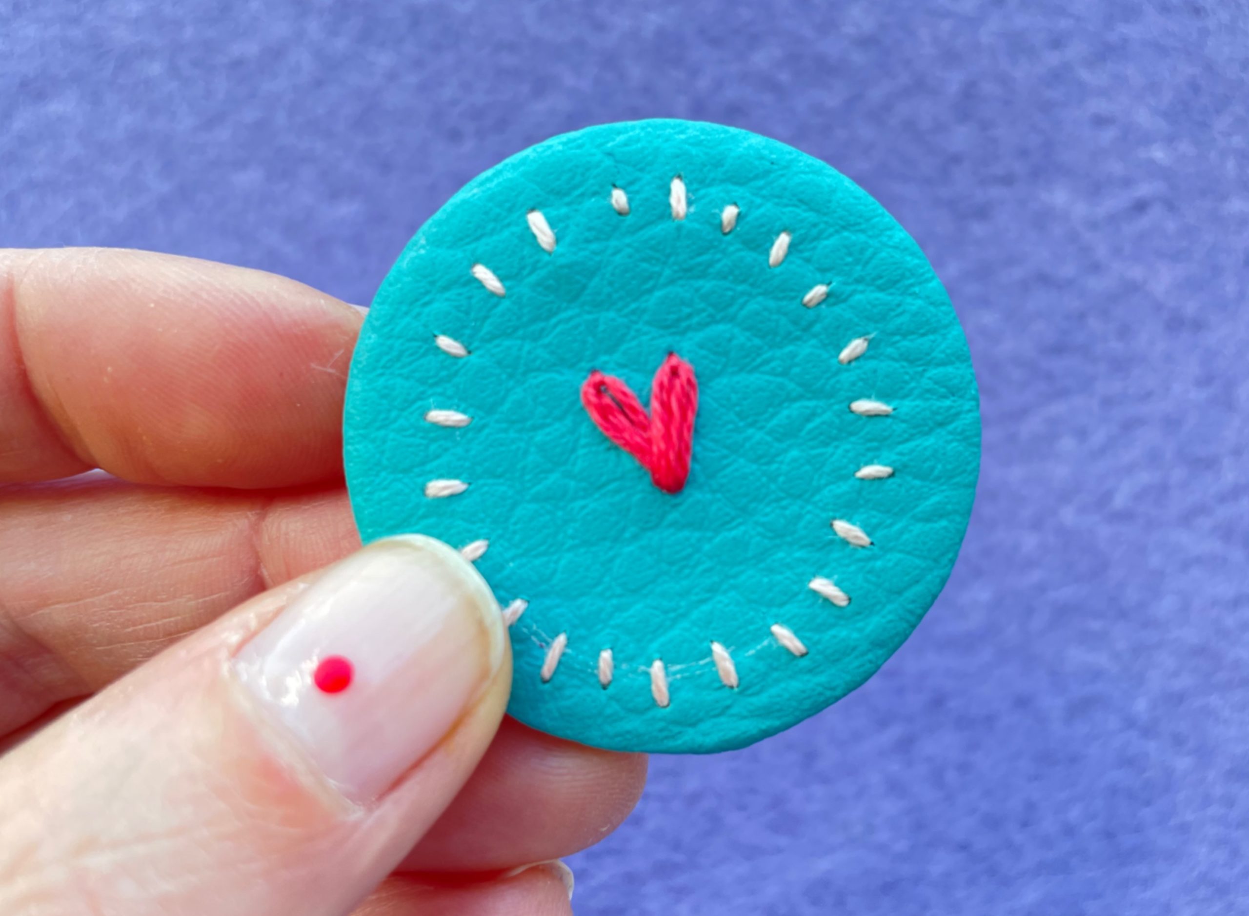 Atelier créatif Badge Brodé chez FabriKa AzteKa